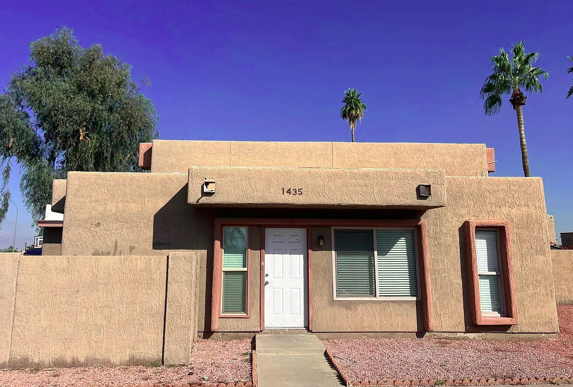 1435 N 54th Ave
